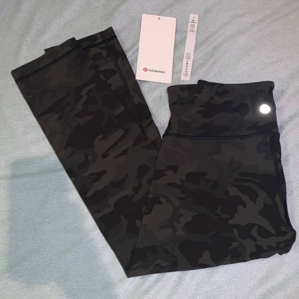 NWT Lululemon Wunder Under LR Crop 21” green camo